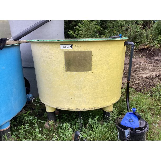 Oppdrettskar Glassfiber  2 meter /ca  3600 liter / Brukt 